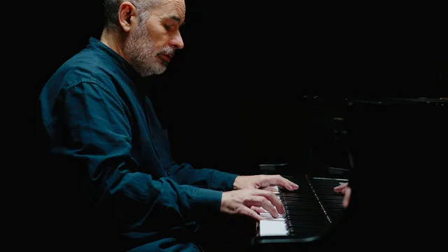 Imagem: João Paulo Esteves da Silva “País Distante”
