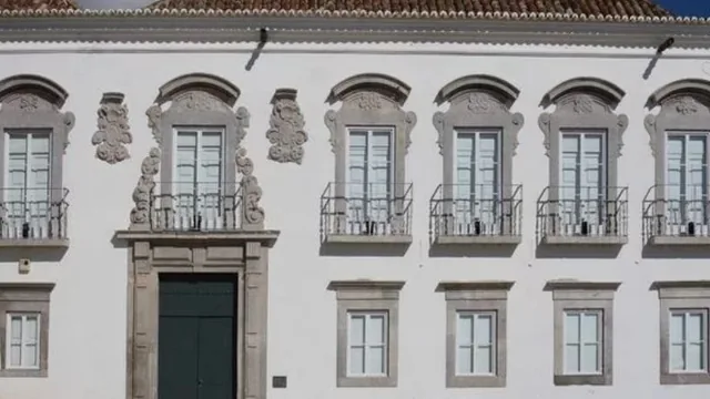 Cartaz: “Era tudo em prol do bairro” – O SAAL em Tavira e a Construção em Comum