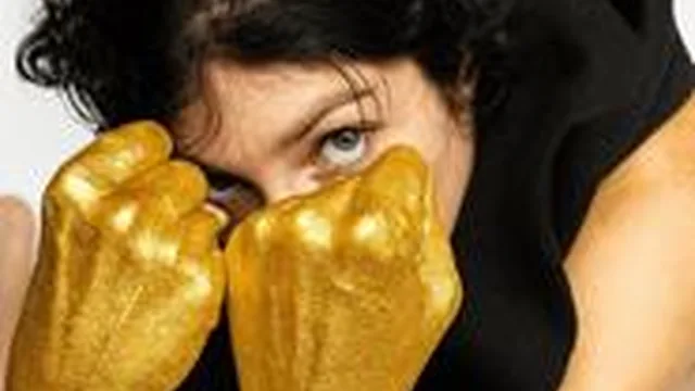 Cartaz: SUPRACASA: GOLDEN LADY | MERCEDES QUIJADA