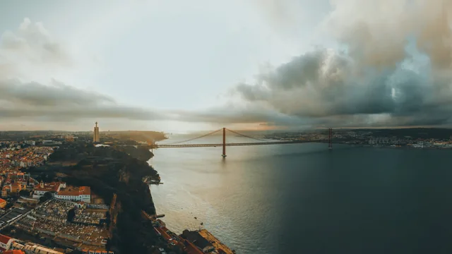 Imagem: Uma Ponte, Duas Margens